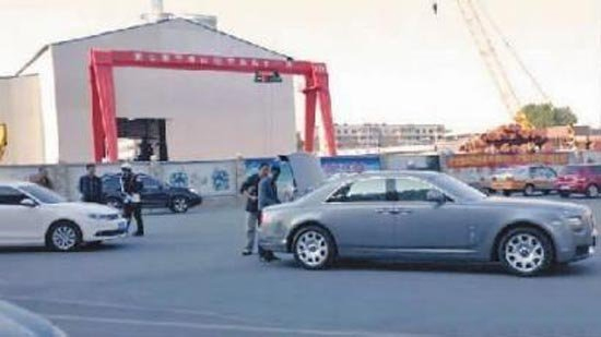 女司机撞劳斯莱斯-维修费高达几十万2