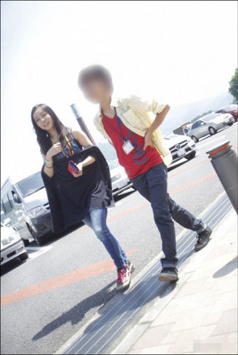 日本秋筱宫文仁亲王的次女佳子公主近日由于穿着暴露，着装过于时尚大胆引起热议。
