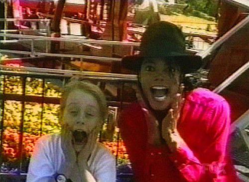 杰克逊与童星麦考利·卡尔金（Macaulay Culkin）在“梦幻庄园”中度过的难忘时光，后者依然是杰克逊的忠实朋友。