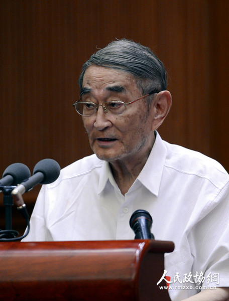 厉以宁_副本