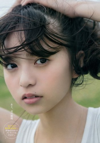斋藤飞鸟1998年出生，是日本女子偶像团体乃木坂46的成员，也曾出现在一些影视作品中。