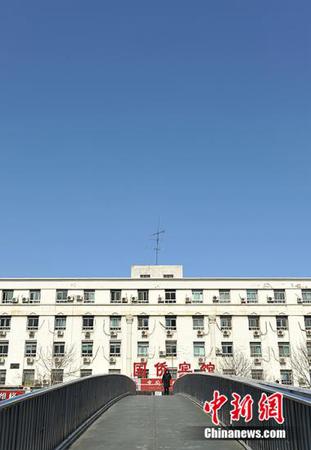 图为北京蓝天。 中新网记者 李卿 摄