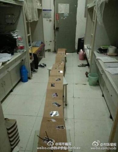 据网友爆料：四川建筑职业技术学院德阳校区一女生为男票写下万字情书，长达近5米！