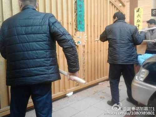 邹勇说，在中间人的见证下双方进行了沟通，他与王林达成协议，通过调解的方式解决债务问题，将双方的账单进行对账，王林还欠他4000多万元。