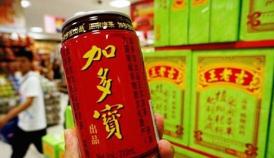 广州王老吉大健康产业有限公司27日举行新闻发布会通报，北京高院日前对王老吉起诉加多宝“七连冠”广告语虚假宣传案做出了“驳回加多宝上诉，维持原判”的终审判决。这是2012年广药集团胜诉王老吉商标仲裁案后，王老吉和加多宝一系列纠纷案件迎来的第一个终审判决，败诉方加多宝将为“七连冠”广告语付出300万元的赔偿。