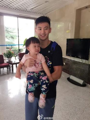 女生看宁泽涛游泳，相当于男生看林志玲洗澡