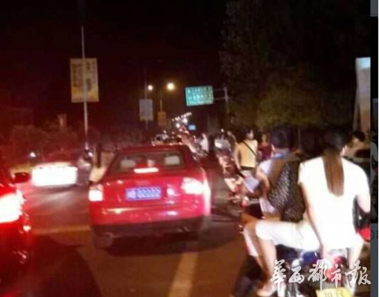 四川南充一氮肥厂液氨泄露-上万居民连夜转移2