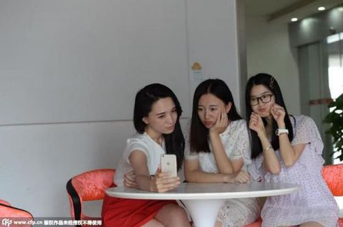 女子当程序员鼓励师 颜值高会卖萌月薪可达8千