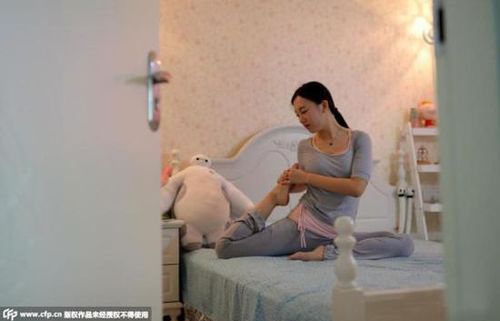 女子当程序员鼓励师 颜值高会卖萌月薪可达8千
