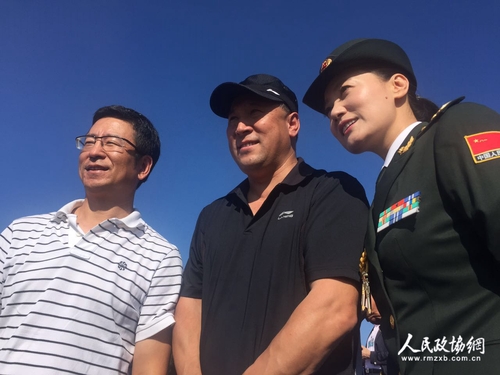 艾克拜尔·米吉提委员拍摄
