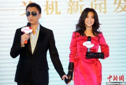 李咏上课老师调侃:扰乱课堂秩序 揭秘明星考学经历校园生活
