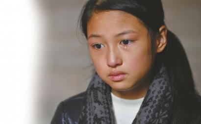 留守女孩写劝父书“爸爸别离婚” 老师看后落泪1