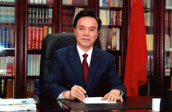 龙新民