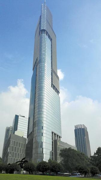 南京第一高楼挡住住户阳光 被判赔偿10万元