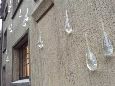 泪洒一面墙