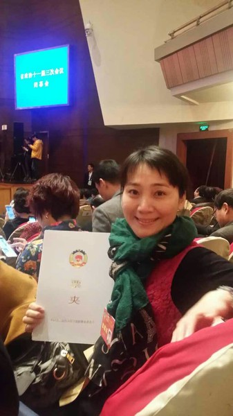 2014年，王丹红委员参加安徽省政协全会。