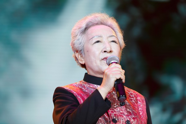 雅坤朗诵