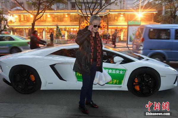 成都老板用兰博基尼送包子 证明不赚黑心钱2