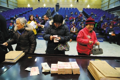 三名“专家”在京开讲座卖假药发鸡蛋挂面骗23万