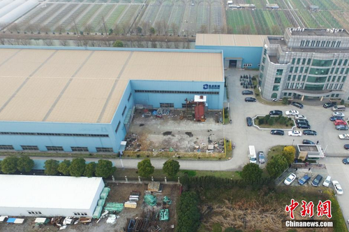1月13日，上海市宝山区一机械厂发生爆炸，目前已造成4人死亡、2人受伤，具体事故原因正在进一步调查中。图为事发厂房。中新社记者 张亨伟 摄