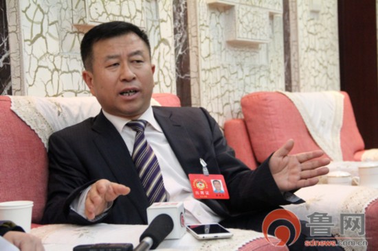 政协委员李孝平接受本网记者采访