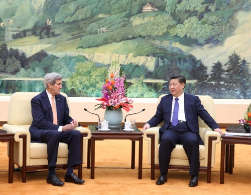 习近平会见美国国务卿克里