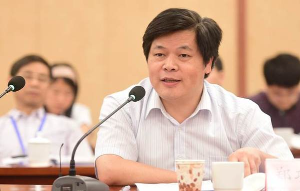 郑功成