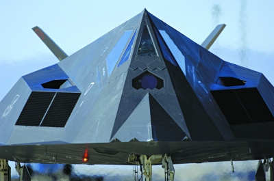 F-117隐形战机。