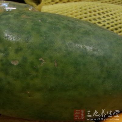 可炖食，冰糖炖木瓜可清心润肺，医治喉炎等疾患