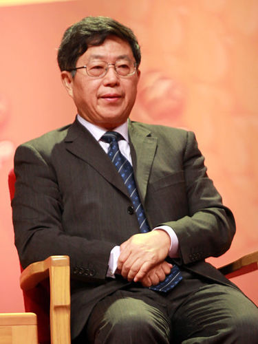 迟福林