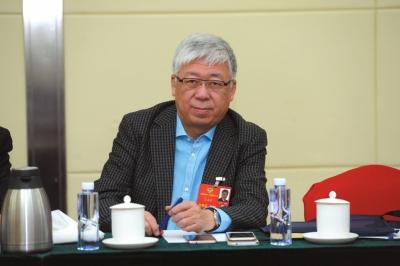 市卫计委主任谈号贩子乱象 建议“号贩子入刑”