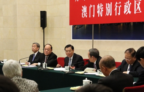 张德江参加澳门代表团审议