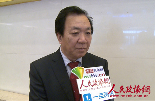 何香久委员