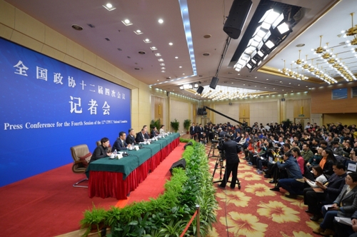 政协委员谈绿色发展保护生态环境2