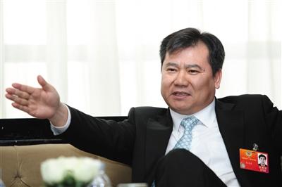 全国政协委员、苏宁控股集团董事长张近东