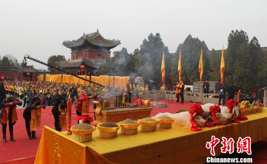 河南太昊伏羲氏大典开幕数千海内外华人参祭（图）