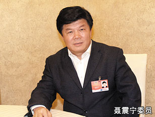 聂震宁委员 资料图片