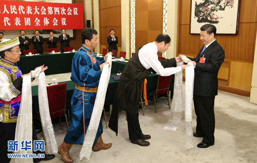 总书记用眼睛和生命比喻生态环境惊醒了谁？