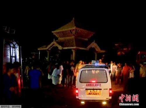 印度西南喀拉拉邦(Kerala)一印度教寺庙(Puttingal Temple)当地时间4月10日凌晨起火。
