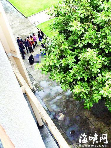 高二男生晚自习后玩游戏被批评 次日从4楼跳下