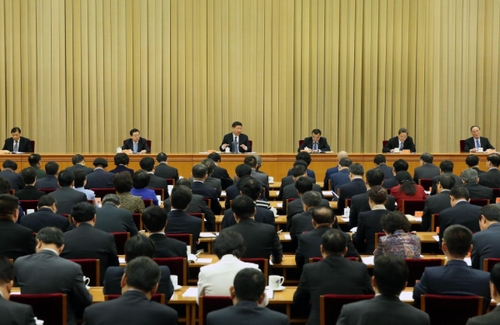 新华社照片，北京，2016年4月23日
    习近平在全国宗教工作会议上发表重要讲话
    4月22日至23日，全国宗教工作会议在北京举行。中共中央总书记、国家主席、中央军委主席习近平发表重要讲话。
    新华社记者 庞兴雷 摄