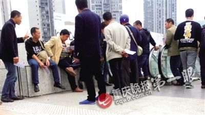 职业乞丐混迹轻轨内日挣千元宁被罚款也不离开