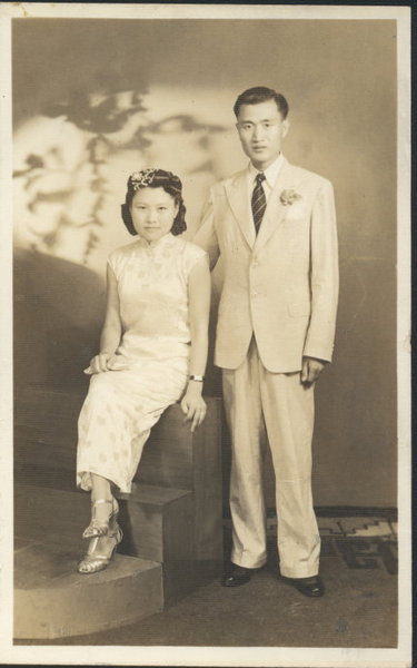 1941年7月，葛庭燧与何怡贞在上海结婚时的合影。