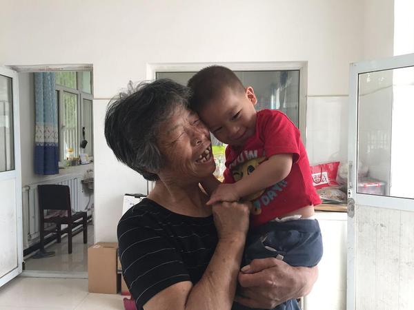 王大妈和孩子