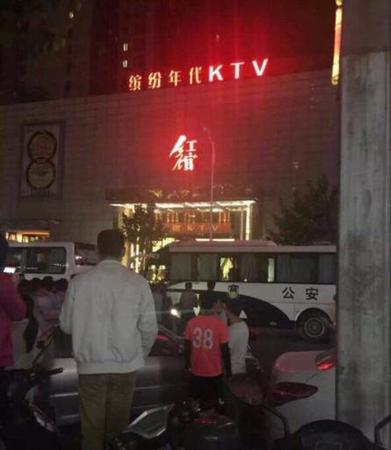 网友称，现场堪比此前查处“皇家一号”。