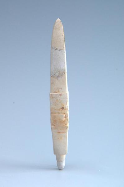 玉锥形器