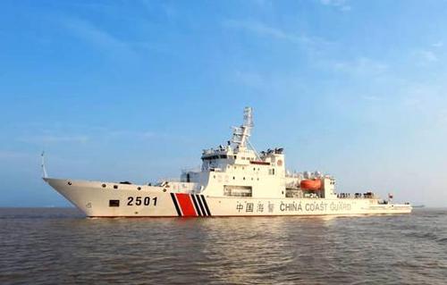 中国海警船载机关炮巡航钓鱼岛12海里 驱离日船