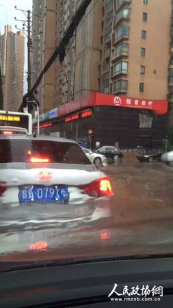 暴雨怒袭武汉5