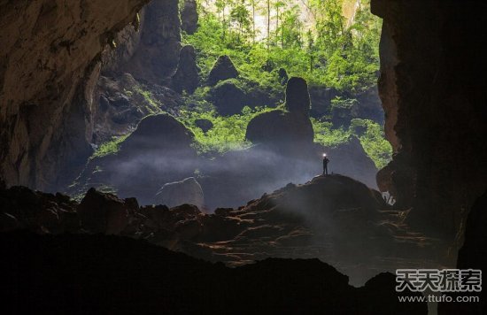 探秘越南最大洞穴 通往地心的通道？(图)