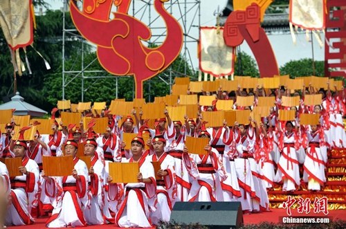 资料图：屈原故里湖北秭归再现楚国端午祭。<a target='_blank' href='http://www.chinanews.com/'>中新社</a>记者 张畅 摄